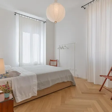 Apartment Guesthost - Cb12 And Modern Bologna