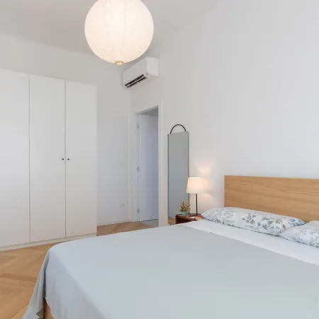 Apartment Guesthost - Cb12 And Modern