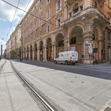 Guesthost - Cb12 And Modern Bologna